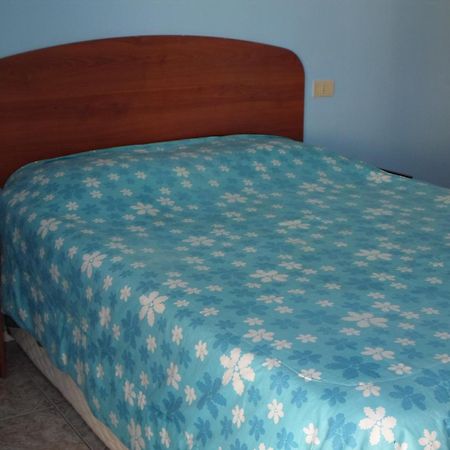 קלדרה Hostal Playa Brava חדר תמונה