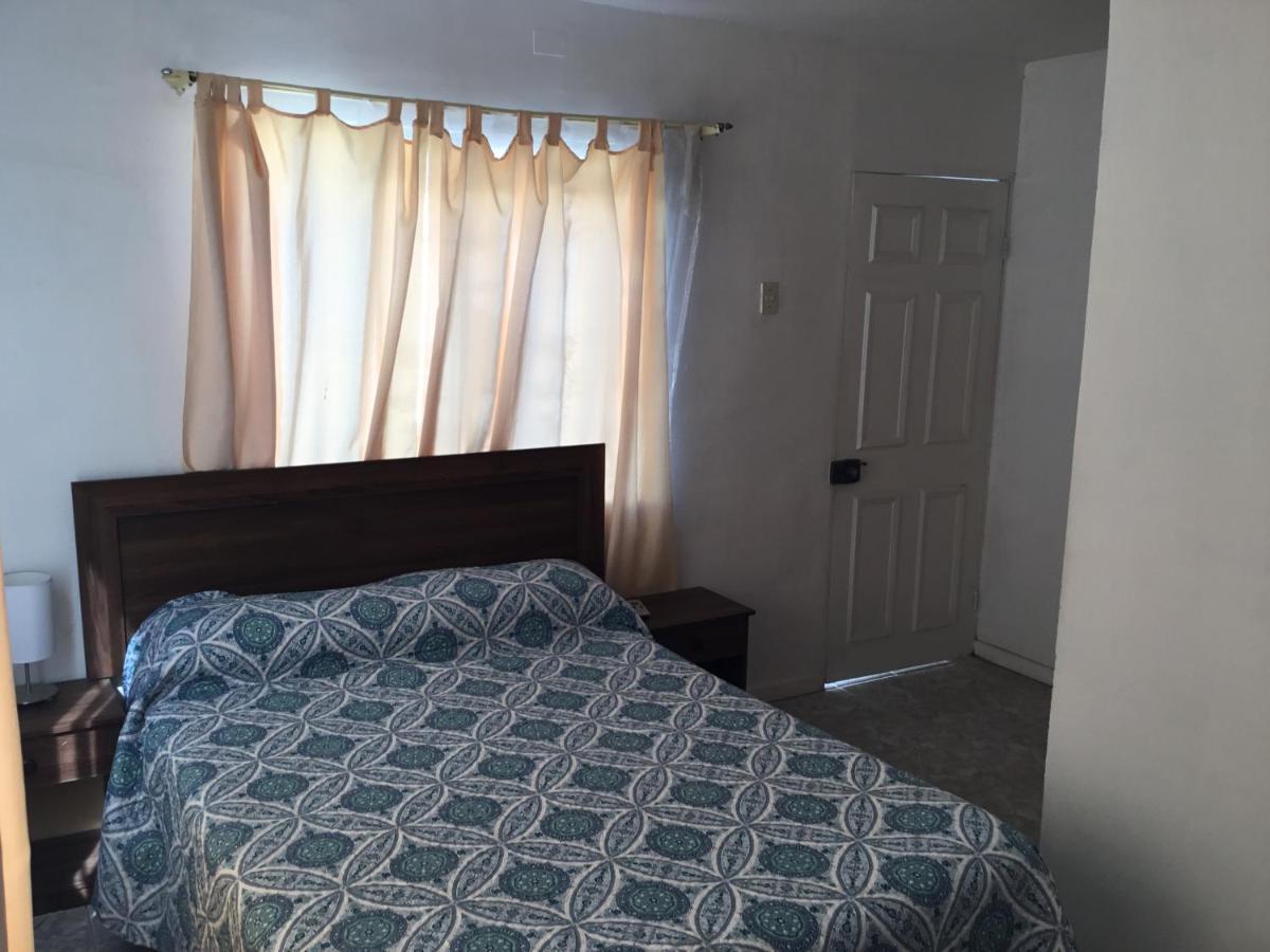קלדרה Hostal Playa Brava מראה חיצוני תמונה