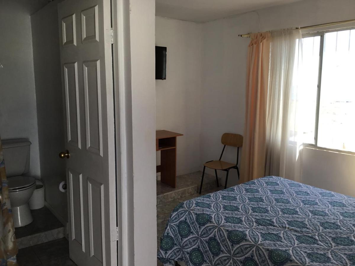 קלדרה Hostal Playa Brava מראה חיצוני תמונה
