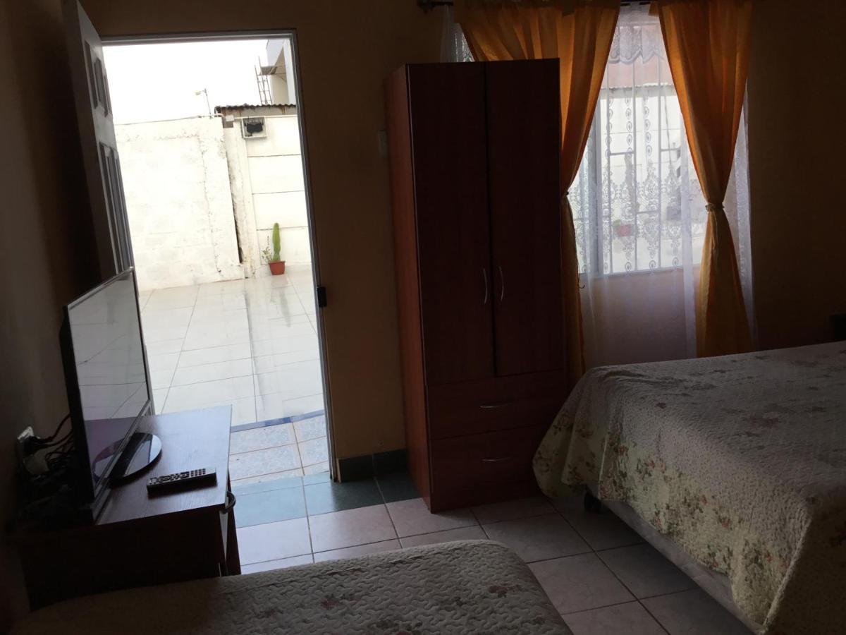 קלדרה Hostal Playa Brava מראה חיצוני תמונה
