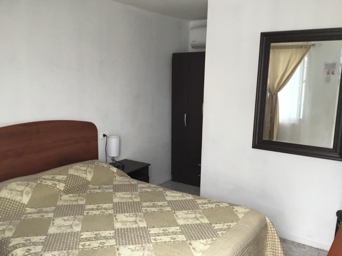 קלדרה Hostal Playa Brava מראה חיצוני תמונה