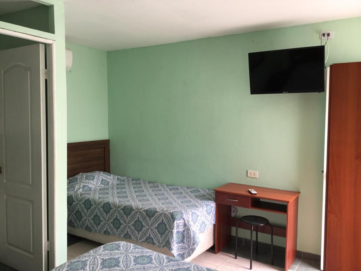 קלדרה Hostal Playa Brava מראה חיצוני תמונה