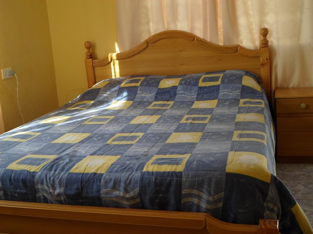 קלדרה Hostal Playa Brava חדר תמונה