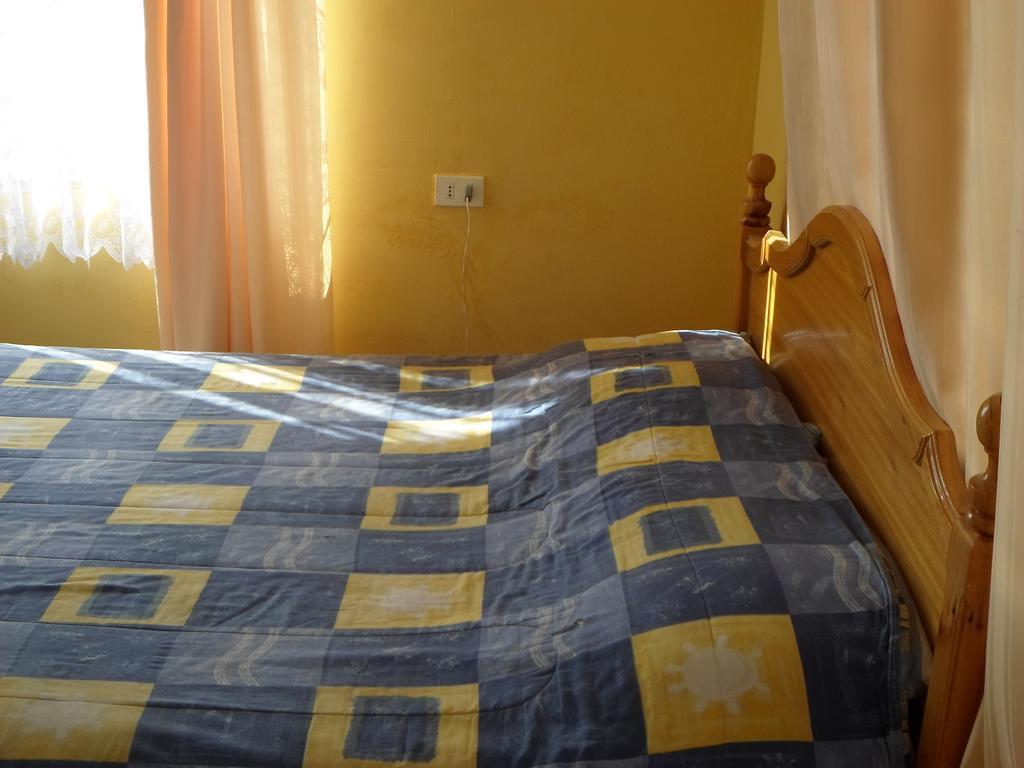 קלדרה Hostal Playa Brava חדר תמונה