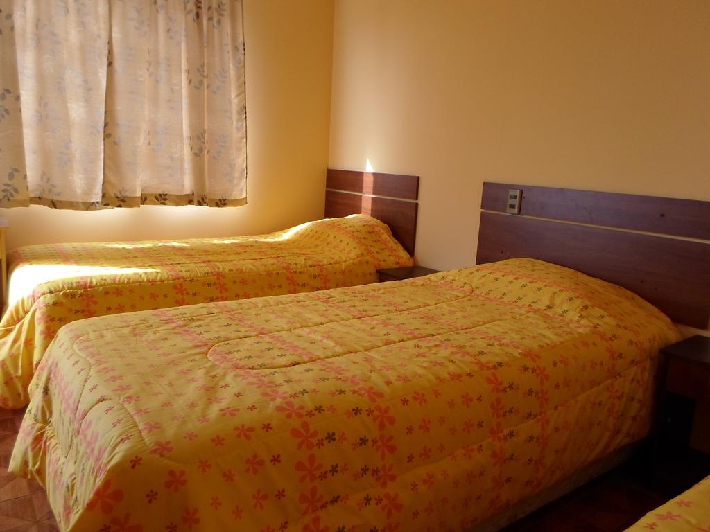 קלדרה Hostal Playa Brava חדר תמונה