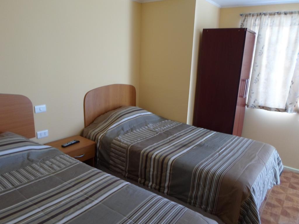 קלדרה Hostal Playa Brava חדר תמונה