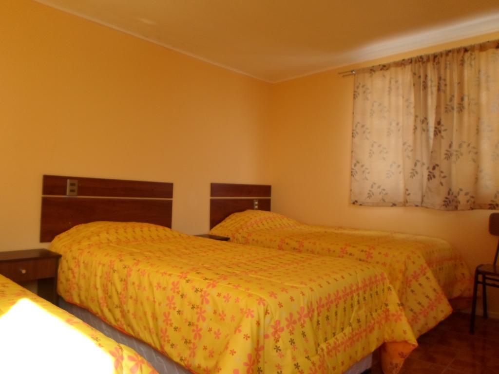 קלדרה Hostal Playa Brava חדר תמונה